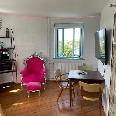 Lejlighed Torenkamer Op De Vijfde Verdieping De Watertoren Strijen